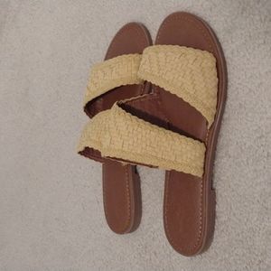 Universal Thread Yellow Sandals